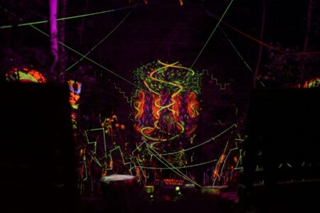 710949724