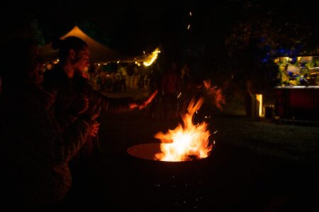 3882280941