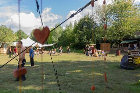 4044887493
